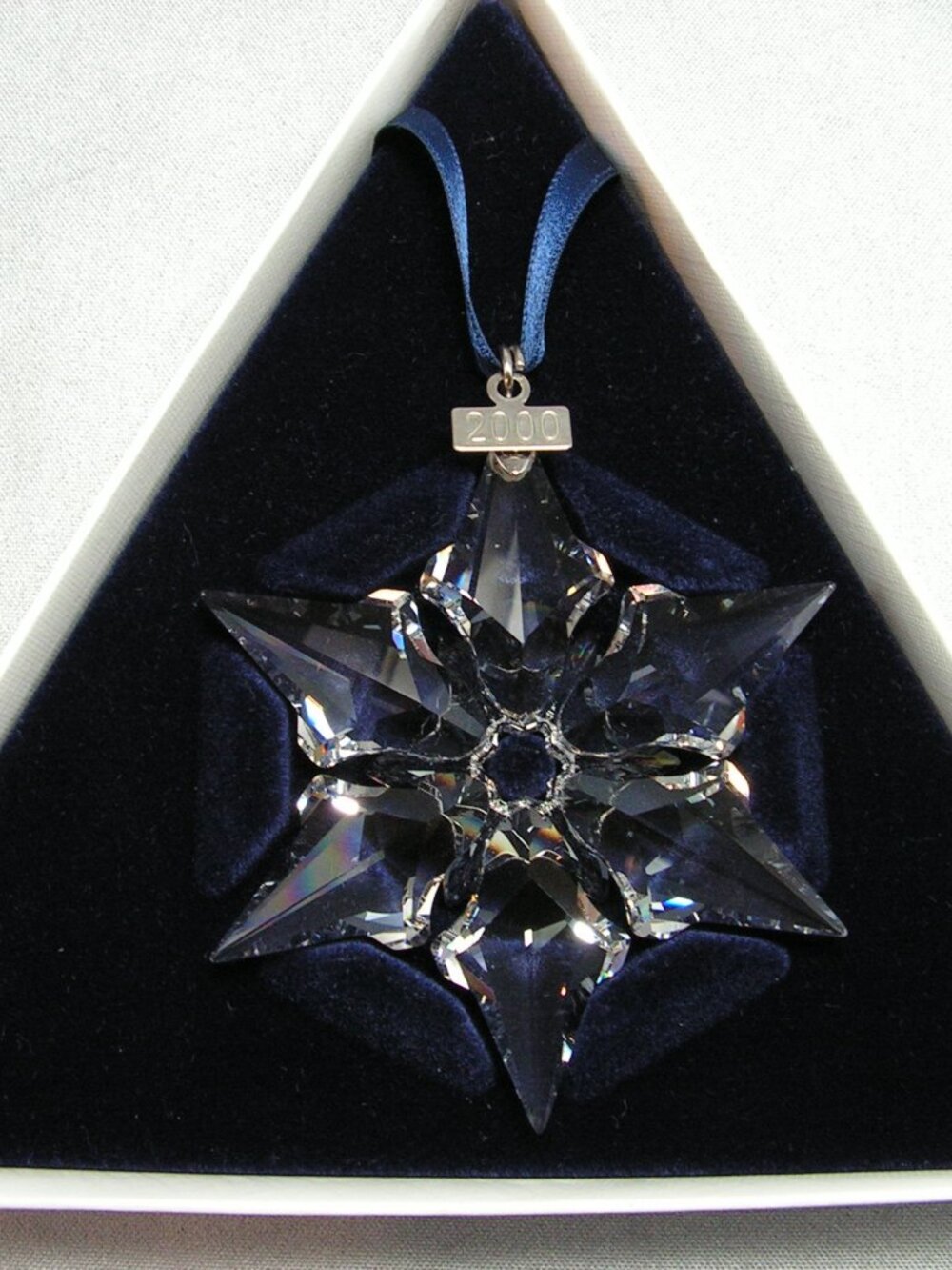 Swarovski Crystal 2000 Annual Edition Snowflake / Star Christmas Ornament 243452